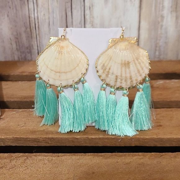 Shell and Tassel Earrings NWT🐚 - Picture 1 of 7